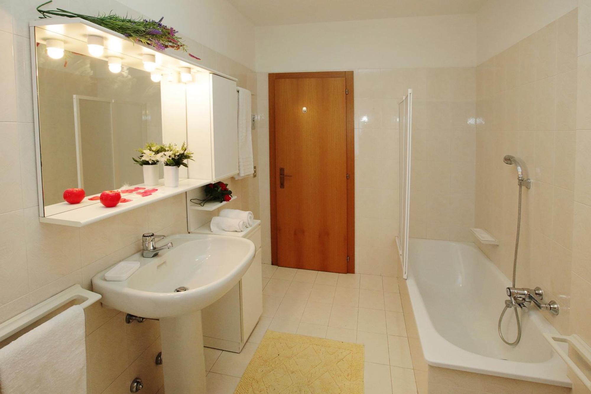Appartamento Emma - Happy Rentals Riva del Garda Kültér fotó